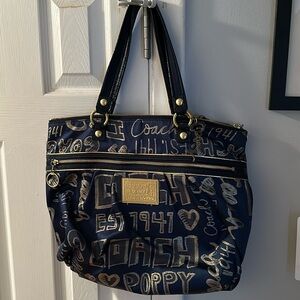 COACH poppy navy EUC with dust bag